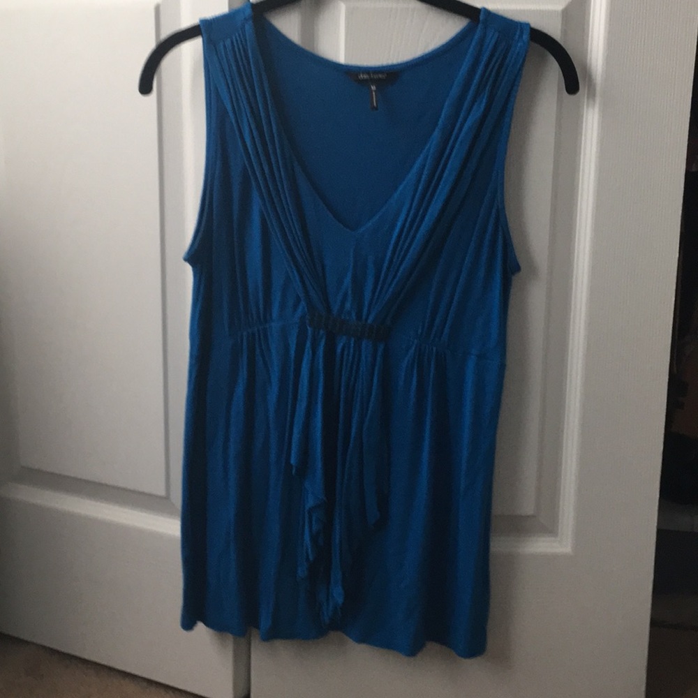 Daisy Fuentes blue sleeveless top